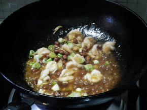 快速翻炒几下即可。