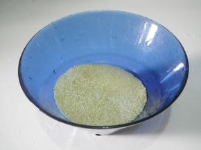 枸杞提前泡至。