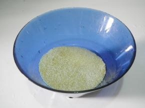 枸杞提前泡至。