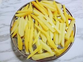 段生后放蒸帘上淋干水份。