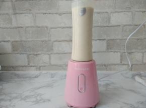 十几秒钟后就可以得到一杯酸甜适度的奶昔。