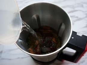 加入1000毫升的清水。