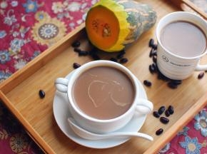 滤出豆浆饮用。