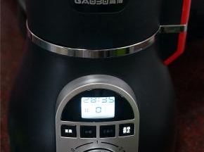 锁紧杯盖，选择豆浆程序，启动，耗时29分钟。