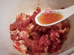 最后就芝麻油1勺，拌均匀