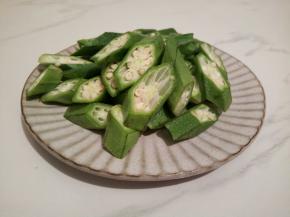  秋葵切小段