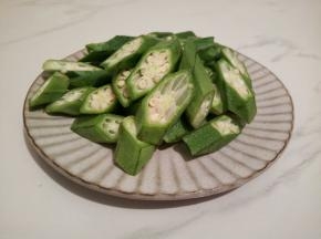  秋葵切小段