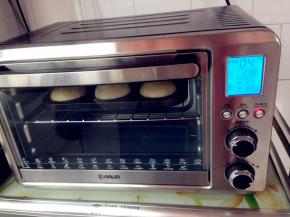 烤箱提前预热到170度，放中层，烘烤15分