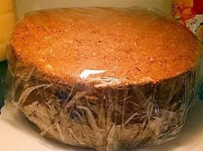 全部完成后，包上保鲜膜放入冰箱冷藏一夜让饼皮软化即可