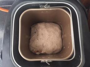 室温发酵至两到三倍大。