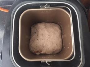 室温发酵至两到三倍大。