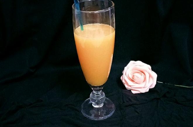 菠萝血橙汁