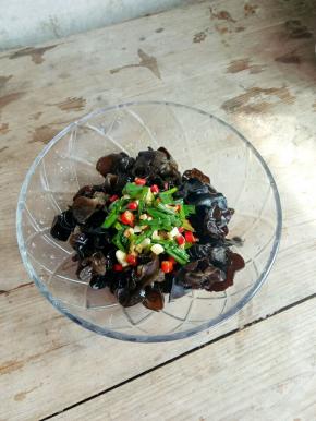 倒入料汁拌匀即可