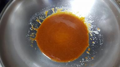 7．混合均匀后的焦糖酱。