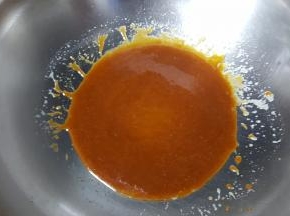 7．混合均匀后的焦糖酱。