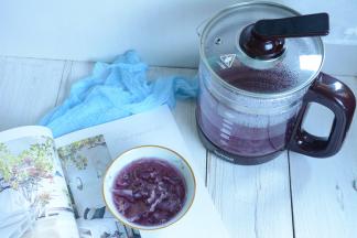 只需要4步骤一碗养生又好喝的紫薯银耳汤就做好啦。不需要在炖煮过程去看壶的情况，大大减少了人力。一台养生壶在手，美味简单而来。喝不完的紫薯银耳汤，冷却后密封冰箱冷藏，冷藏后的紫薯银耳汤口感也很不错了。