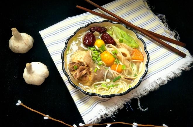 ＃秋季温补防感冒＃老土鸡汤面