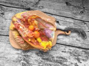 准备带鸡蛋花的老土母鸡半只。