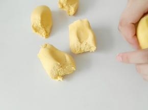 排气后，分成小剂子，