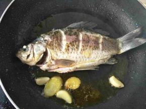 两面都要煎，多翻一下