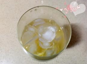 3、加大半杯冰块冰块；