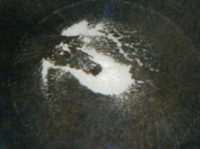 热锅放油加热