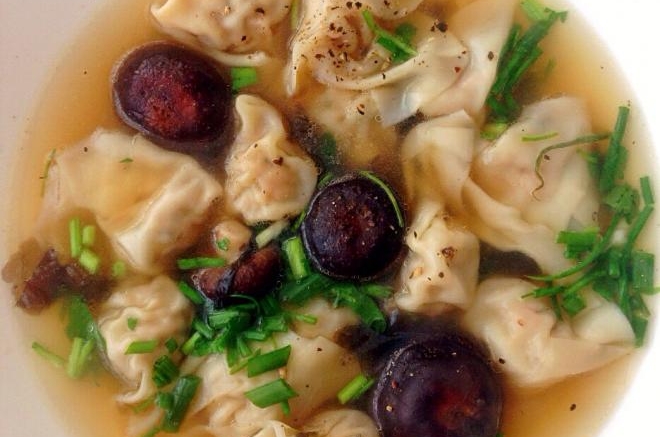 秋凉了 来一碗热腾腾的小馄饨吧