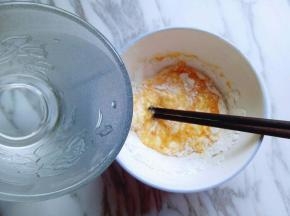 再加入少许清水。