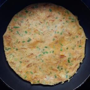 全程小火煎至两面金黄就可出锅。