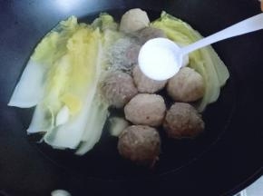 加入盐，糖，调味出锅