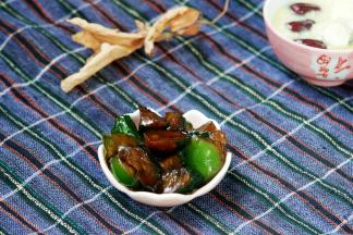 分享配粥吃很好的小菜脆脆的。