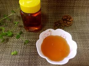 刚做好的糖浆不适合马上做月饼，密封保存半个月后再用，糖浆可以放很久，去年的糖浆今年用来做月饼也很不错