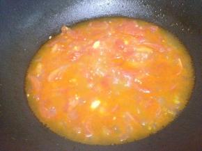 把番茄完全煮出浓汁