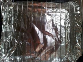 烤盘铺锡纸接油