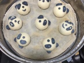 直接放在蒸锅里，继续醒发30分钟