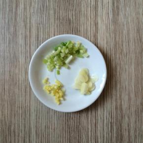 准备葱姜蒜