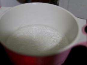 另取锅烧开水