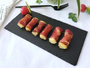 煎好后出锅装盘即可。