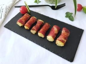 煎好后出锅装盘即可。