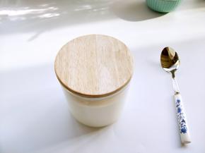 做好的酸奶要放入冰箱冷藏1个小时口感会更好