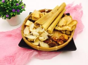 将所有材料洗净沥干水份备用