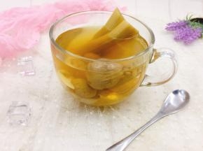 爱吃甜的可以放一些冰糖炖，不过本身竹蔗和雪梨有一些甜味了，所以我没有放糖