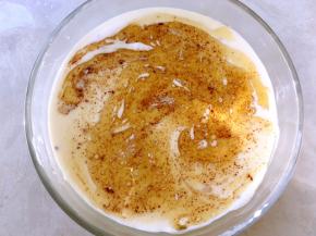 表面淋上焦糖黄油