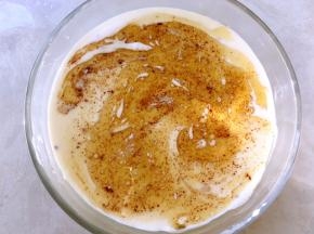 表面淋上焦糖黄油