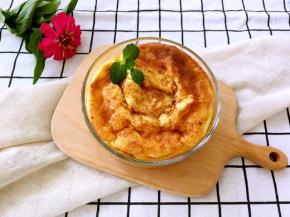 口感细腻，带着淡奶油的香味