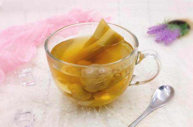 夏日健康饮料～芦根竹蔗雪梨糖水