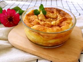 放入预热好的烤箱，180度烤45分钟，表面上色即可