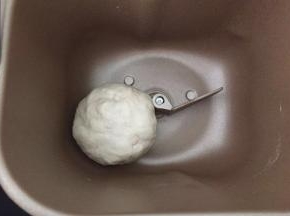 和成光滑的面团，发酵1个小时
