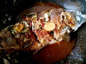 加入足量的清水