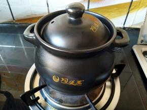 迷你煲中烧水